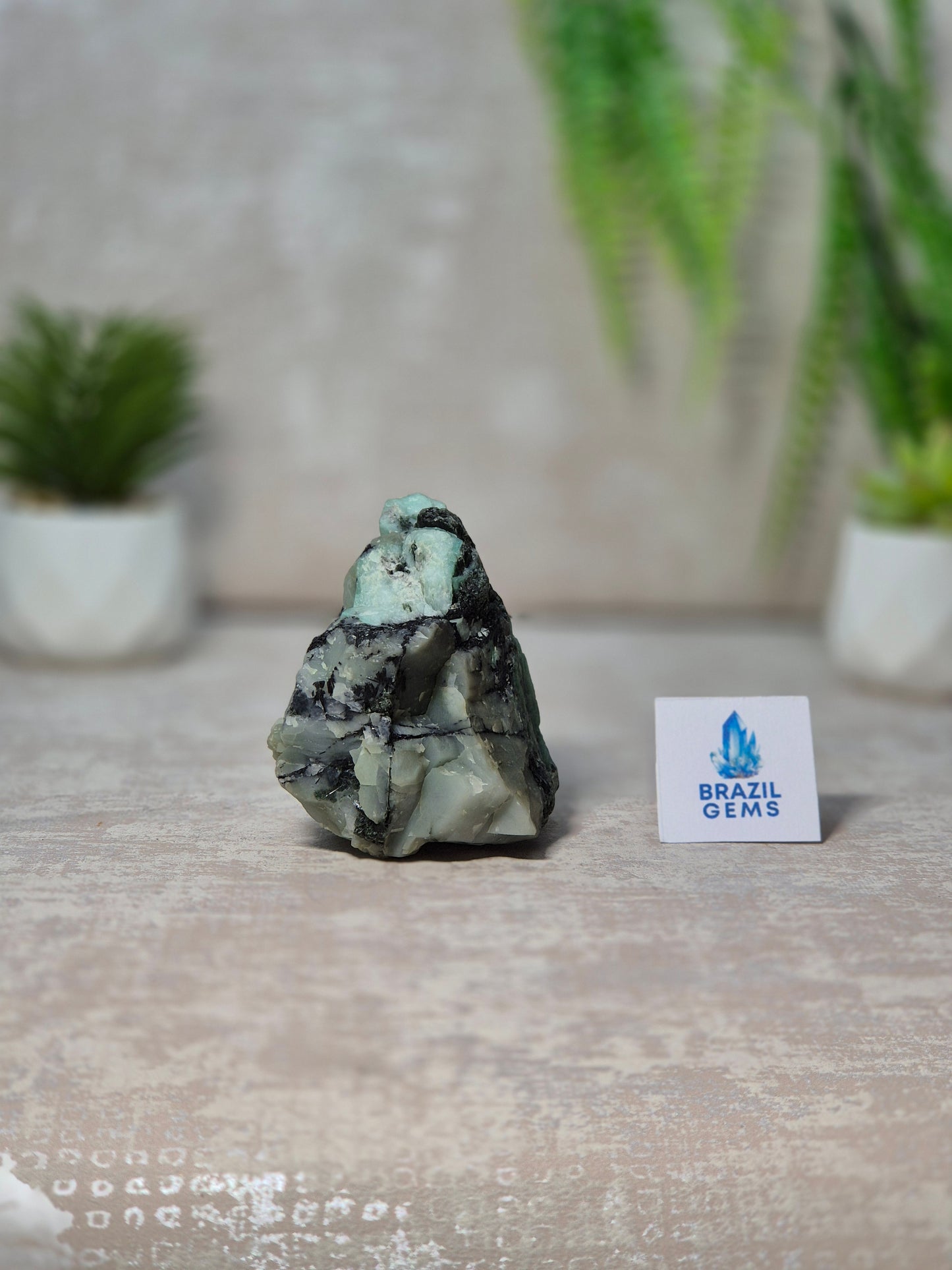 Emerald specimen on Xist