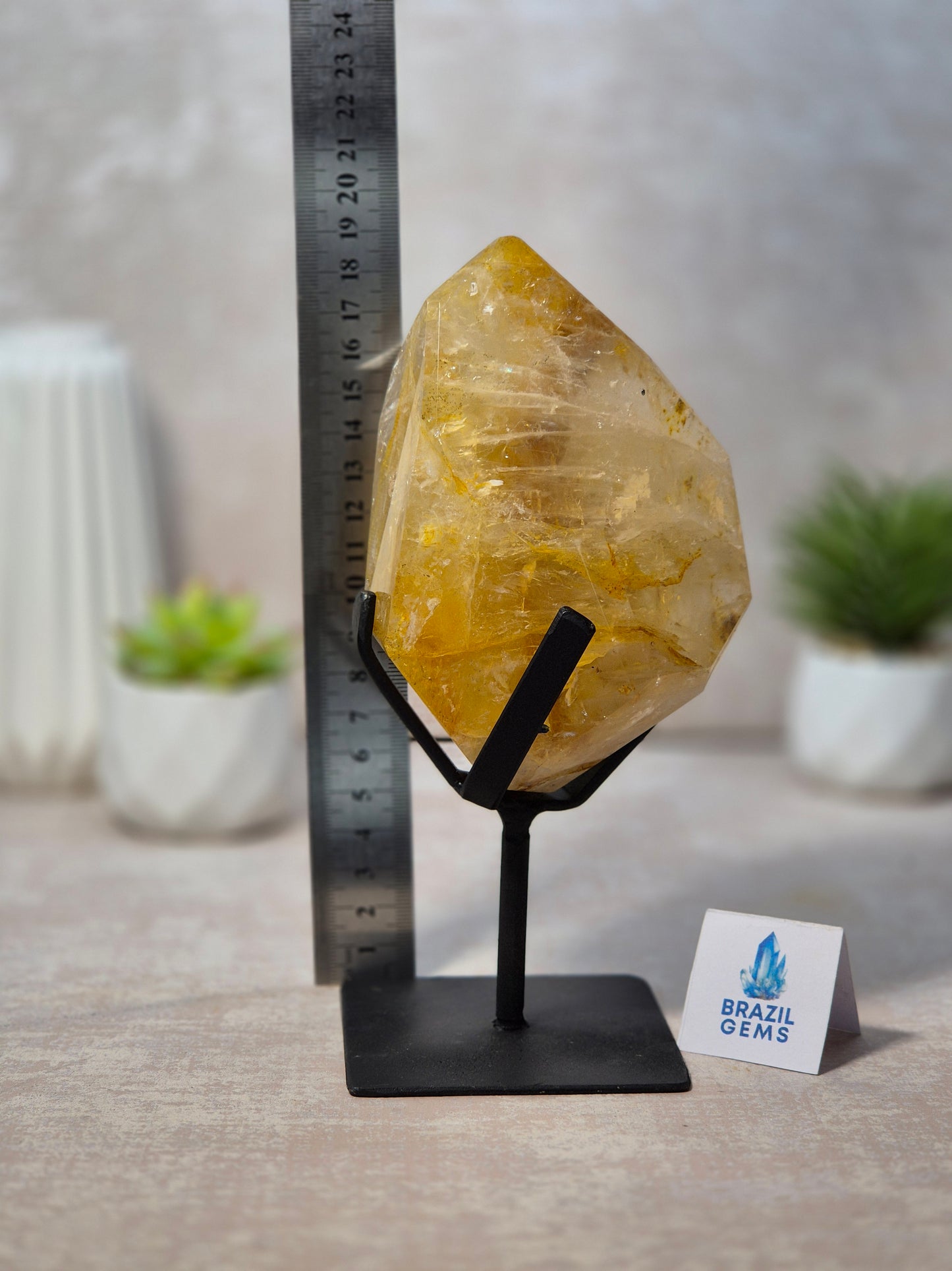 Free Form Yellow Hematoid on stand