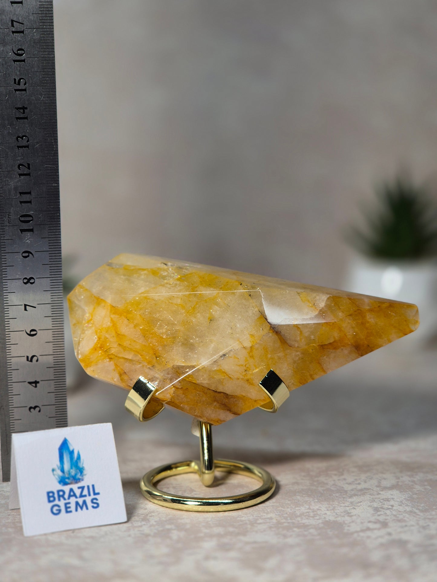 Free Form Yellow Hematoid on stand