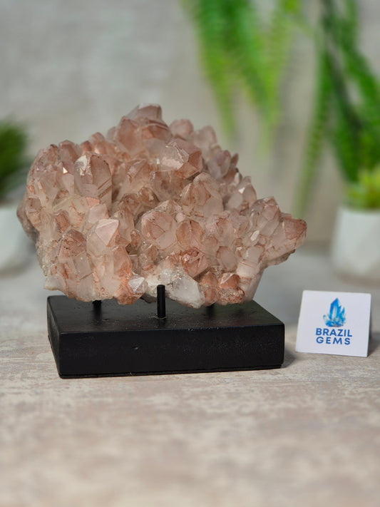 Lithium Quartz Cluster